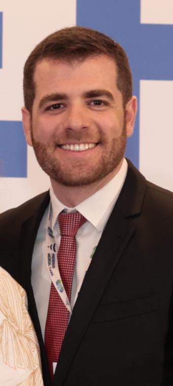 Dr. Fábio Reis — Nefrologista